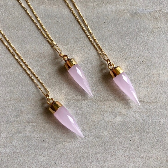 πDainty Rose Quartz Pendant Necklace - Picture 4 of 4